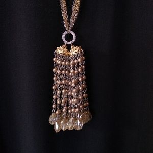 White House Black Market elegant necklace with extender